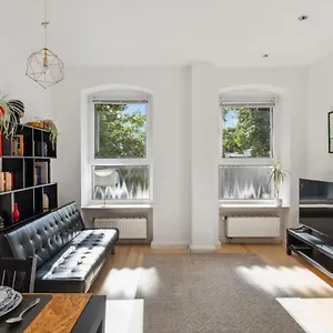 Bright 3-room Near Prenzlauer Berg Apartment